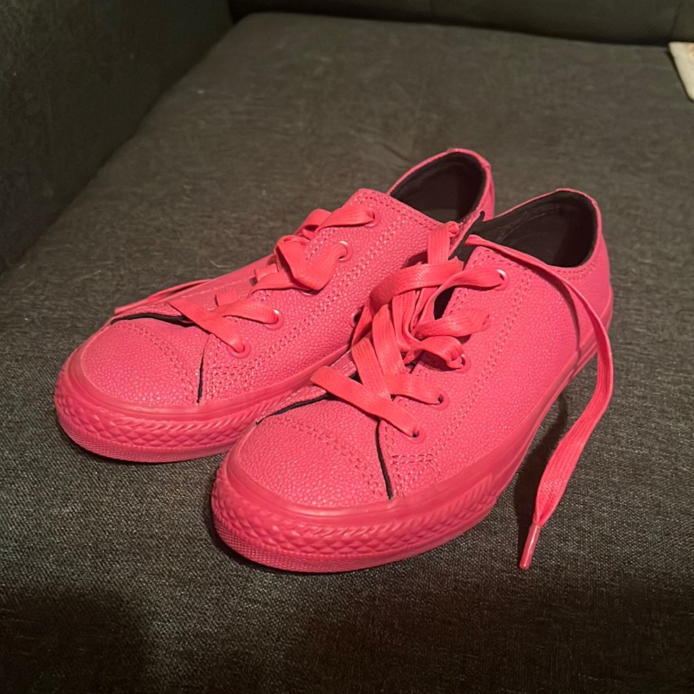 Dark pink Converse All Stars NWOT girls size 1
